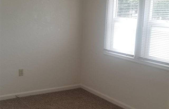 1010 Garnet St. photos photos