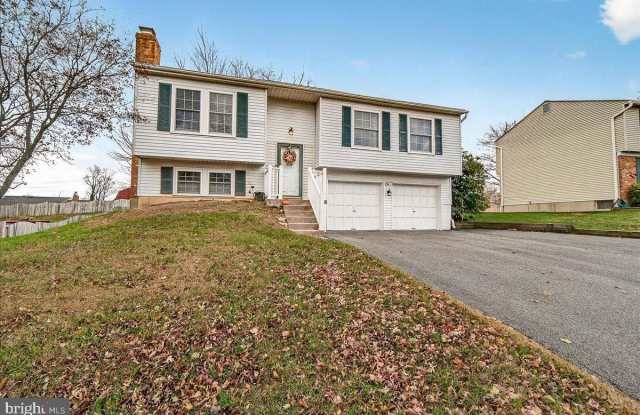 25109 CHIMNEY HOUSE Court Gallery 2