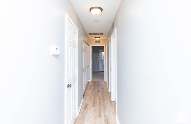 1471 N Larrabee, Unit C photos photos