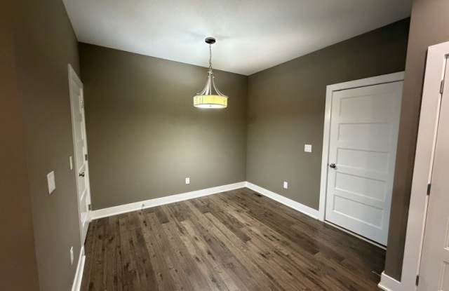 1411 SW Campus Ln Gallery 4