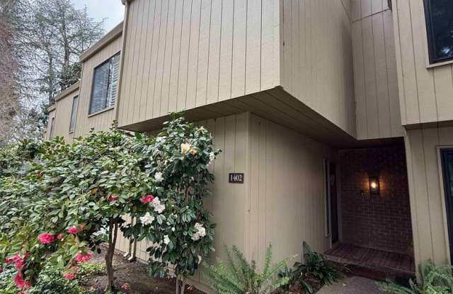 Fabulous Campus Commons 3 Bedroom photos photos