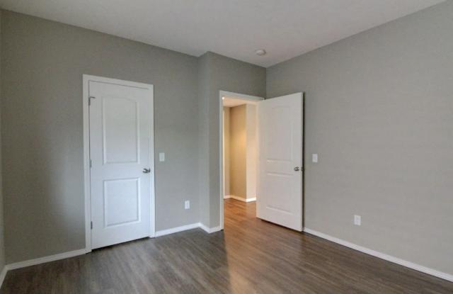Spacious 5 bedroom rental in Springfield! photos photos