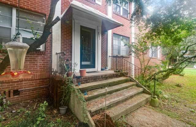 Renovated 2 bedroom, 1 bath Mid City condo! Gallery 4
