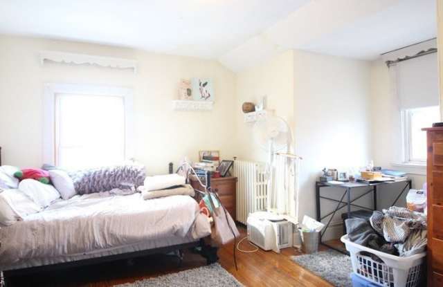 77 Thorndike Street - 77 Thorndike Street, Brookline, MA 02446
