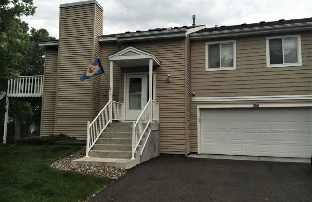 5615 Bimini Dr - 5615 Bimini Drive, Minnetonka, MN 55343
