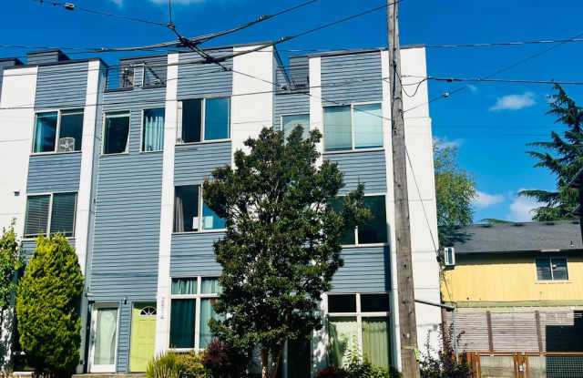 Modern 3-Bedroom Townhome with AC & Assigned Parking in Judkins Park / Central Area photos photos Modern 3-Bedroom Townhome with AC & Assigned Parking in Judkins Park / Central Area photos photos