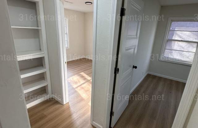 $925 - 3 bedroom/ 1 bathroom - Single Family Home Gallery 3
