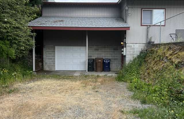 4138 South 43rd Street - Shop photos photos