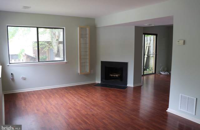 10613 SUMMER OAK COURT Gallery 4