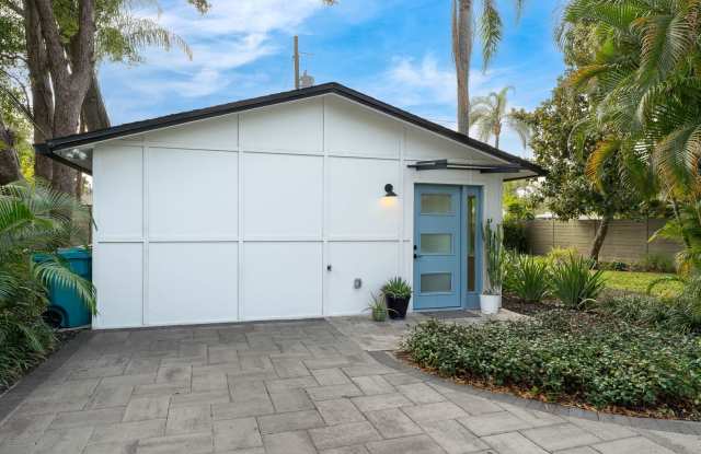 Garden Apartment in Vibrant South of Downtown district. Gallery 1