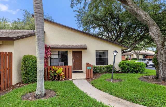 8019 SE Villa Circle Gallery 2