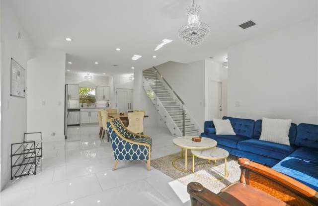 833 SW 17th St #2 photos photos