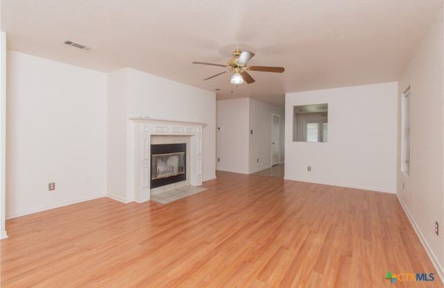 2907 Lantana Gallery 3