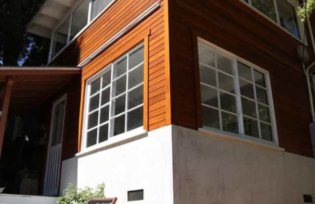 8709 LOOKOUT MOUNTAIN Avenue Gallery 3