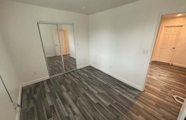 914 West 88th Street Gallery 4