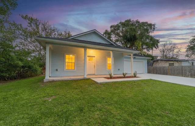 679 Coral Cir photos photos