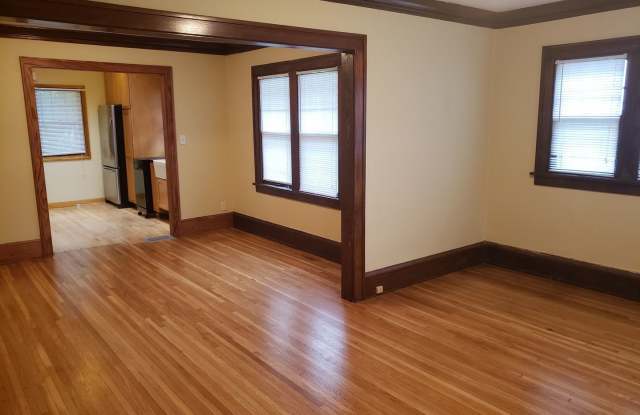 306 Penn Avenue North Gallery 4