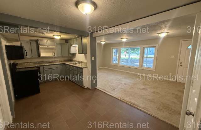 $1200 - 3 bedroom / 1 bathroom - Haysville Single Family Home Gallery 4