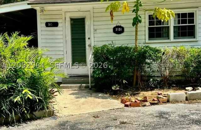 2151 N Krome Gallery 1