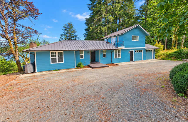 Waterfront Living on Totten Inlet – 1.35 Acres + Private Beach Gallery 1