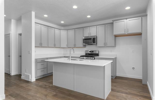 1 MONTH FREE - 3 Bed 2.5 Bath South Jordan Townhome Available Now! Gallery 3