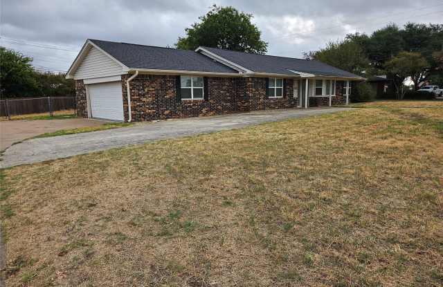 204 Mockingbird Lane Gallery 2