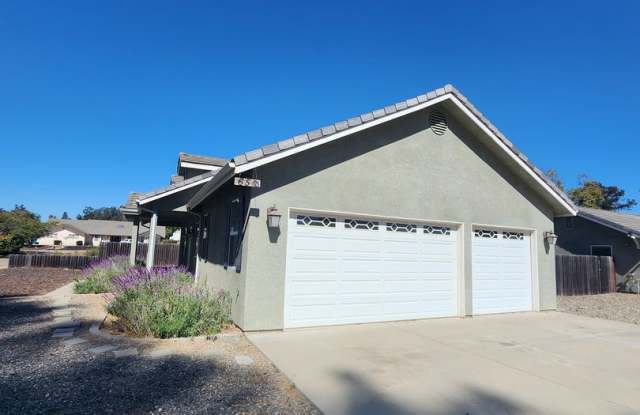 Gorgeous single-level 3-bedroom, 2-bath home in Nipomo Gallery 4