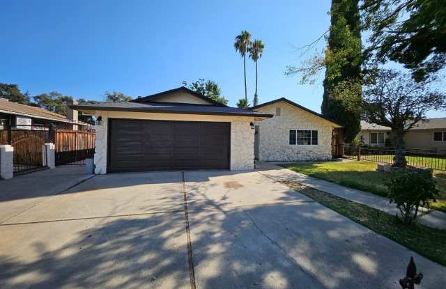 Welcome Home! Spacious Floor Plan 3 Bed 2 Baths photos photos