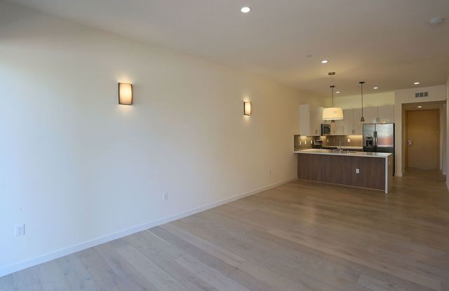 OPEN HOUSE: Wednesday (7/29) 5:30pm-5:50pm. Attractive, contemporary 1BR/1BA (528 Thomas L. Berkley Way #306) Gallery 3