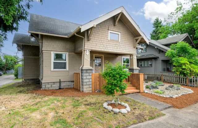 561 1/2 Madison Street - 561 Madison Street, Eugene, OR 97402 561 1/2 Madison Street - 561 Madison Street, Eugene, OR 97402