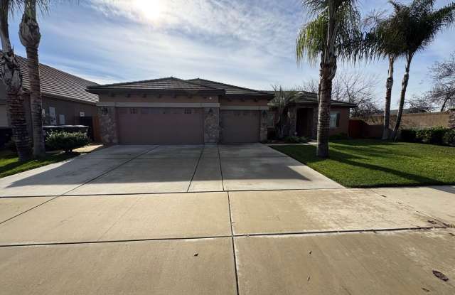 Corner Lot SW Visalia Home Available Now! photos photos