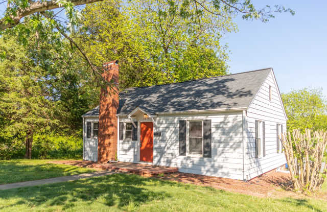 2230 1st Street Northeast - 2230 1st Street Northeast, Hickory, NC 28601 2230 1st Street Northeast - 2230 1st Street Northeast, Hickory, NC 28601