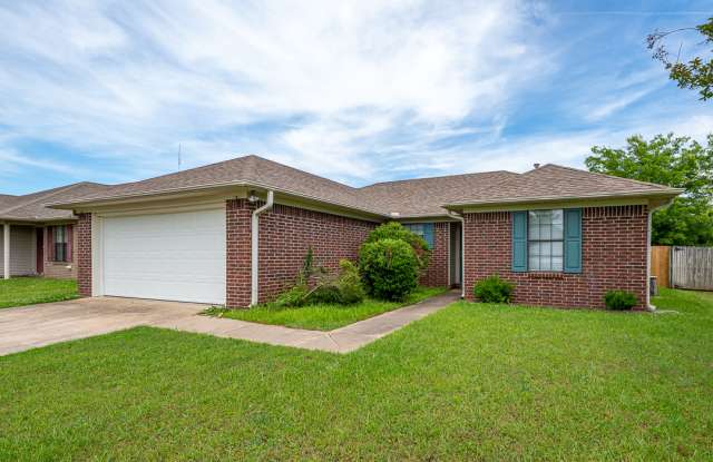 540 Cherub Drive - 540 Cherub Drive, Conway, AR 72034