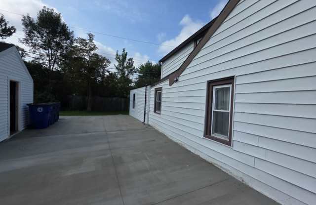 347 Homecrest Drive - APT 2 Gallery 2