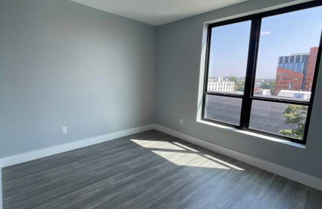 1BR with In-Unit Laundry | Roof Deck Gallery 1