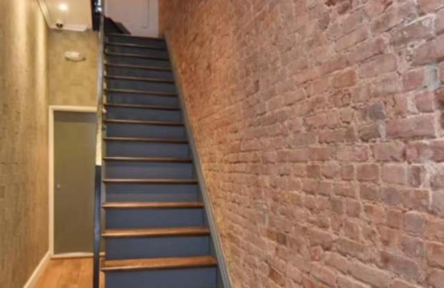 1598 Lexington Avenue Gallery 2
