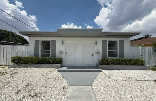 2786 SW 31st Pl photos photos