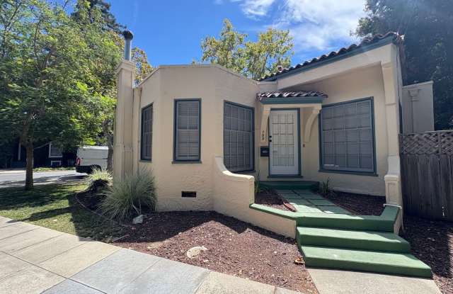 Charming 2 Bed / 2 Bath Cottage in Palo Alto - 792 Palo Alto Avenue, Palo Alto, CA 94301