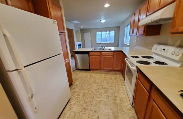 Left Side Duplex Available Gallery 4