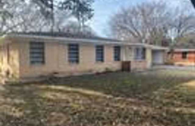 2408 Lake Air Dr photos photos