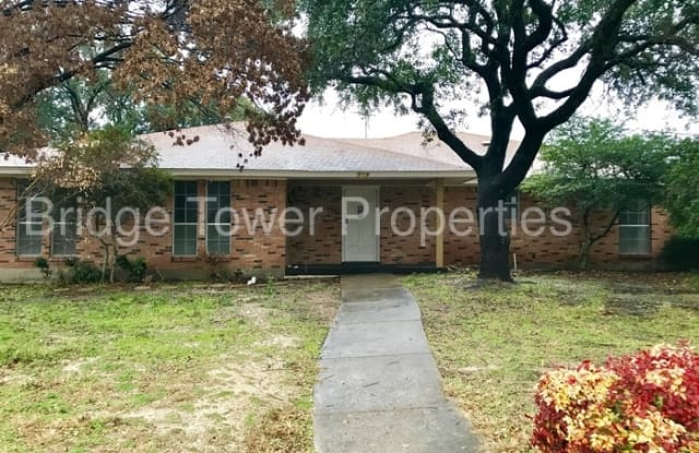 213 Abbey Lane - 213 Abbey Lane, DeSoto, TX 75115