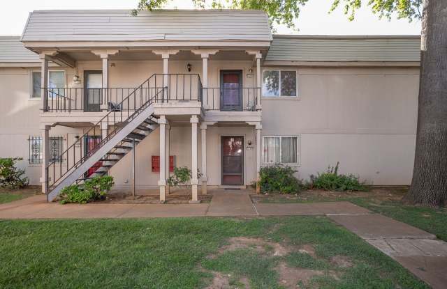 Spacious 3 Bed 2 Bath Tulsa Condo! Tenant Pays Electric Only! - 6728 South Lewis Avenue, Tulsa, OK 74136