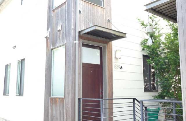 Adorable 2 Bedroom, 1.5 Bathroom Townhouse with a Loft, Fenced Patio, Parking - 839 Northwest 63rd Street, Seattle, WA 98107