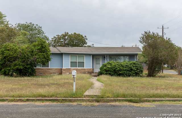 600 C Street - 600 C Street, Floresville, TX 78114
