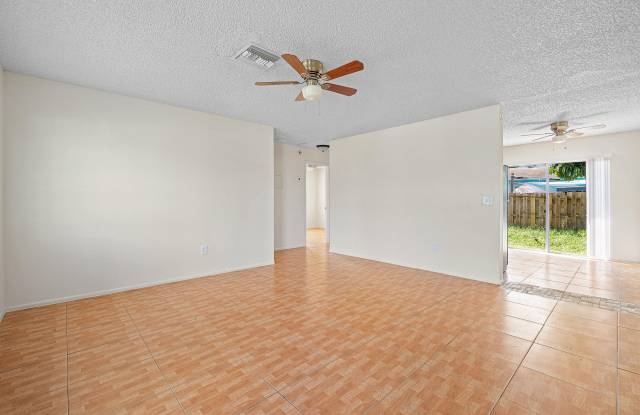 4766 Gulfstream Road Gallery 4