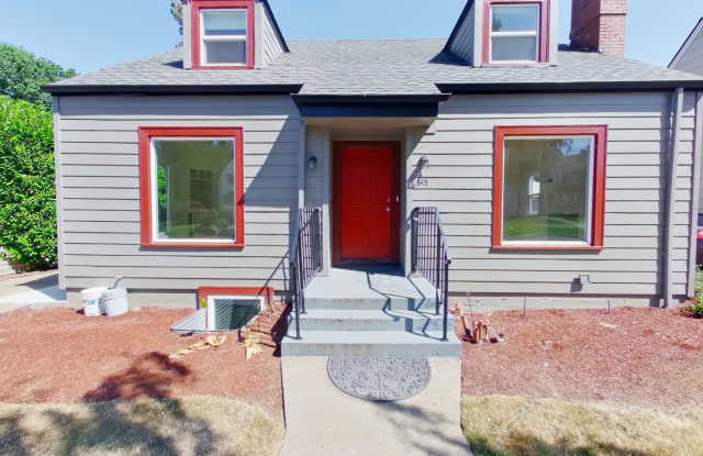 Large 3 Story Remodeled Home - 345 Northwest 23rd Street, Corvallis, OR 97330