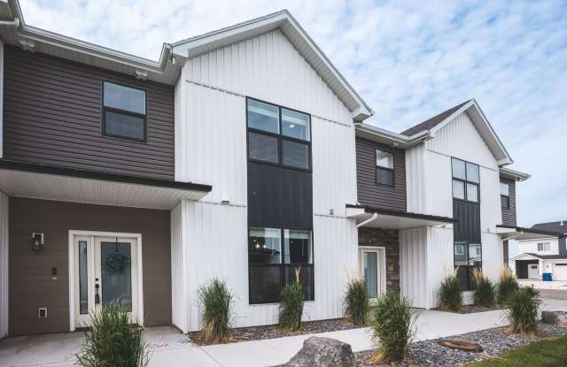 MODERN 4 BED 3 BATH TOWNHOME IN SUGAR CITY photos photos