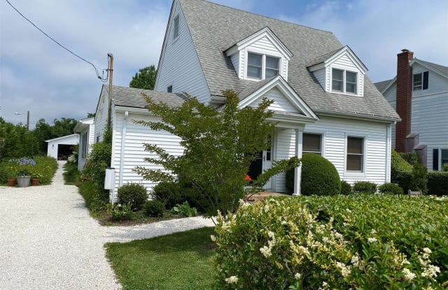 13 Bell Street - 13 Bell Street, Bellport, NY 11713