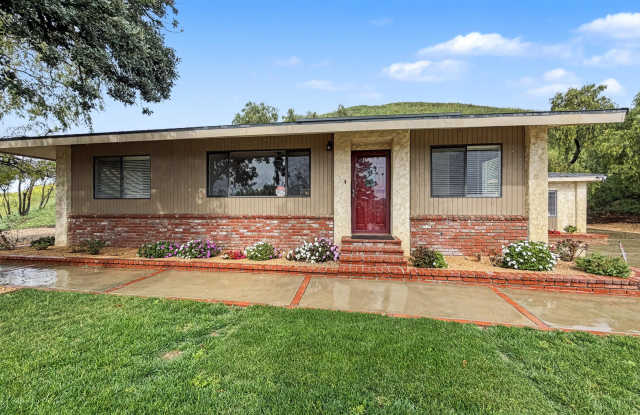 2485 E Hillcrest Drive photos photos