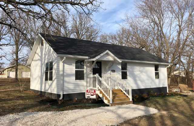 Newly Remodeled 3-Bedroom Home — Available October 1 Gallery 3